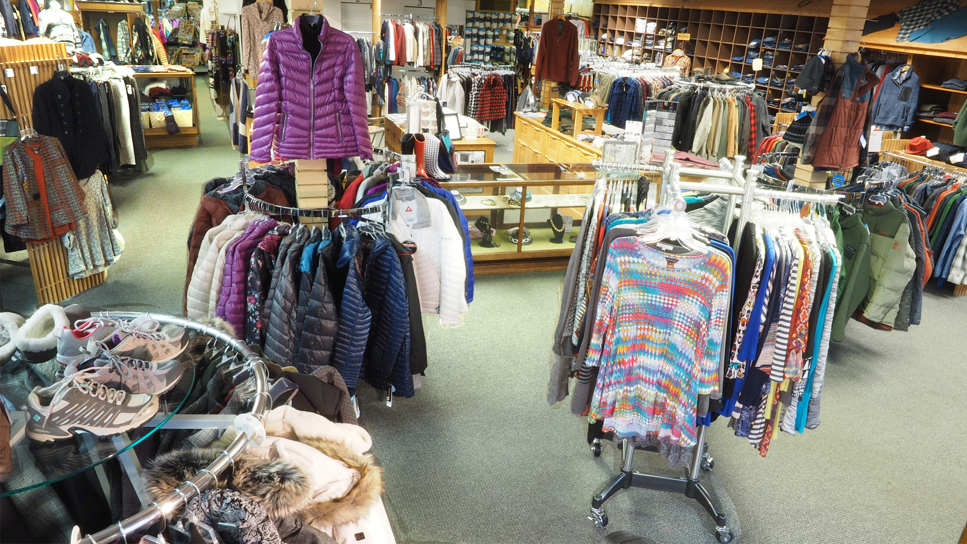 Men's/Women's Fashions Retail Business Men's/Women's Fashions Retail Business