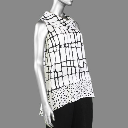 Habitat Yin Yang Tunic- White .  Habitat Style: 32205 