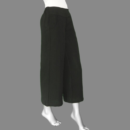 Habitat Wide Leg Crop- Black . Habitat Style: 30667