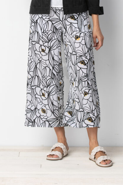 Habitat Palm Beach Floral Crop Pant- White . Habitat Style: 34567 White