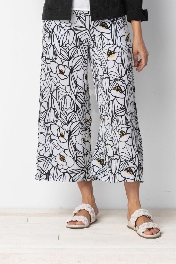 Habitat Palm Beach Floral Crop Pant- White . Habitat Style: 34567 White