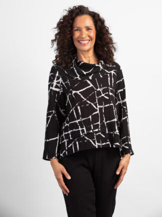 Habitat Crinkle Pullover- Black . Habitat Style: 38423 BLK