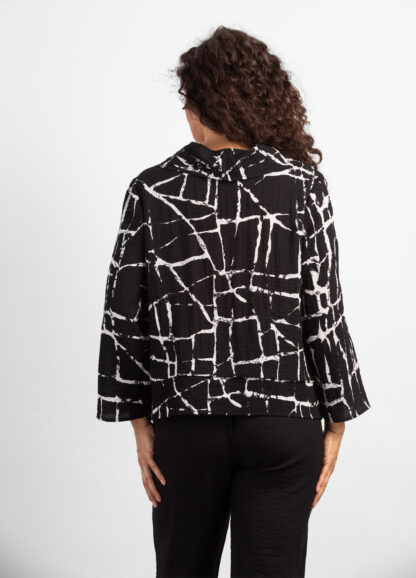 Habitat Crinkle Pullover- Black . Habitat Style: 38423 BLK Back